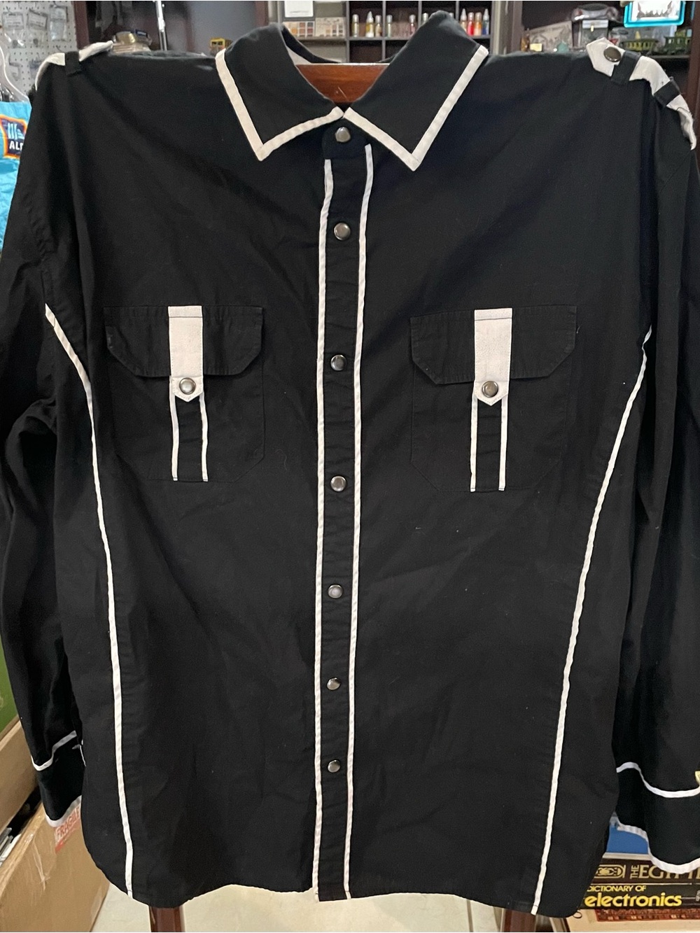 Montero Jeans Men's Black Button-Front Shirt with White Piping